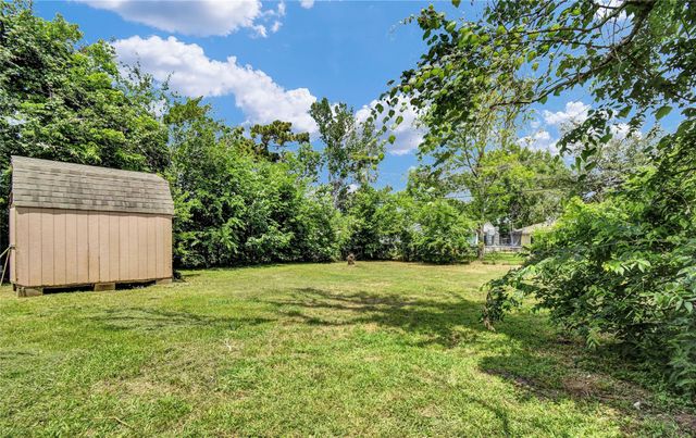 513 Farrer Street, Angleton, TX 77515