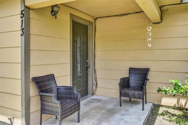 513 Farrer Street, Angleton, TX 77515