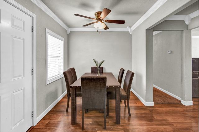 513 Farrer Street, Angleton, TX 77515