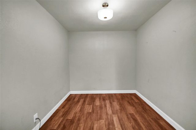 513 Farrer Street, Angleton, TX 77515