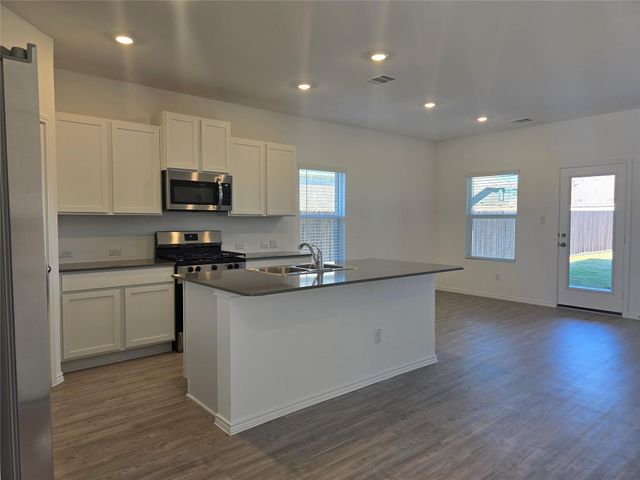 1816 Four Waters LOOP, Georgetown, TX 78628