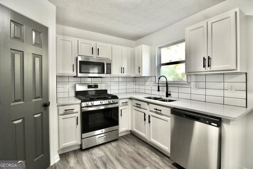 9515 Lakeview Road, Union City, GA 30291 — photo 5