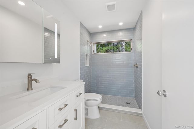 7 Pine Lane, Quogue, NY 11959