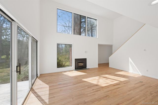7 Pine Lane, Quogue, NY 11959