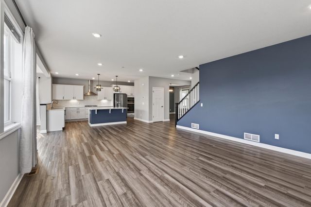 19116 Iden Avenue, Lakeville, MN 55044