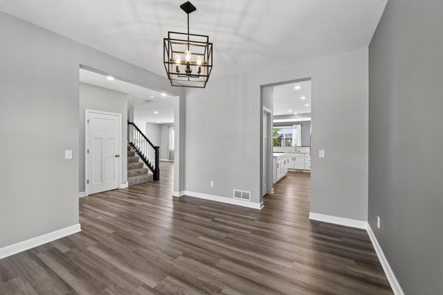 19116 Iden Avenue, Lakeville, MN 55044