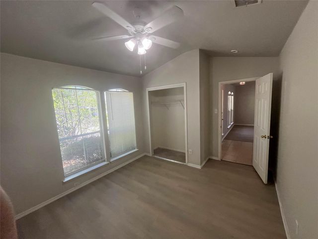 713 Hogan DR, Kyle, TX 78640