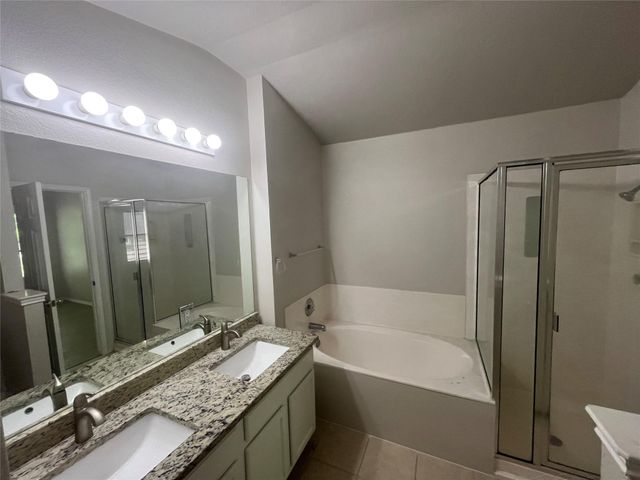 713 Hogan DR, Kyle, TX 78640