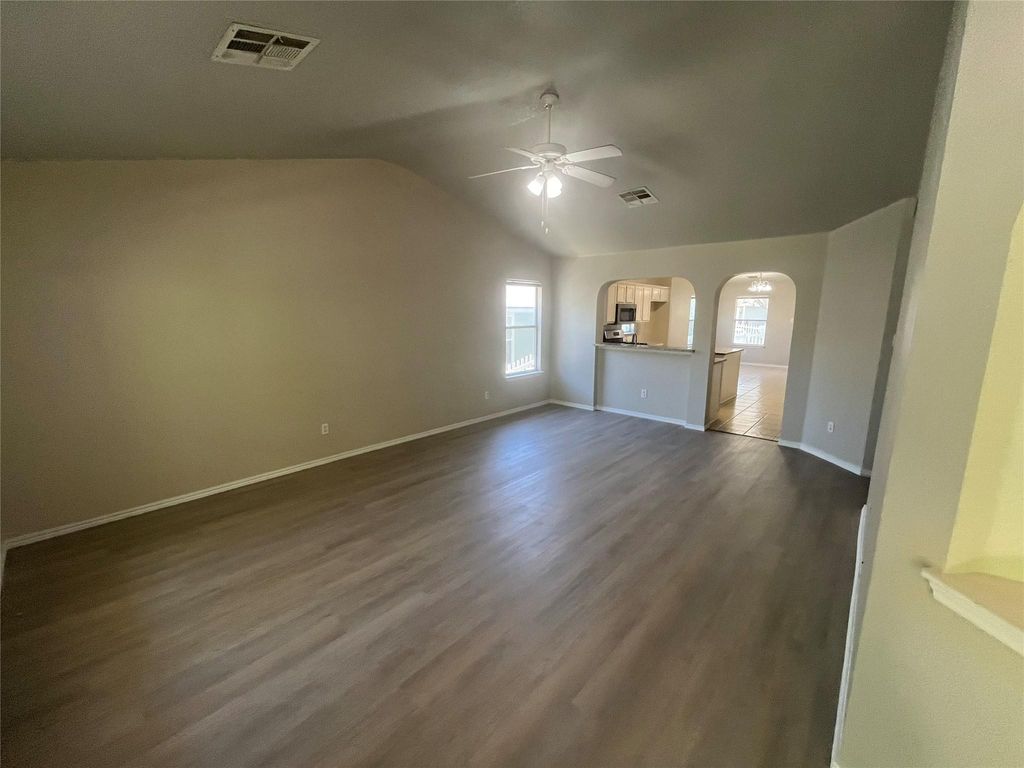 713 Hogan DR, Kyle, TX 78640