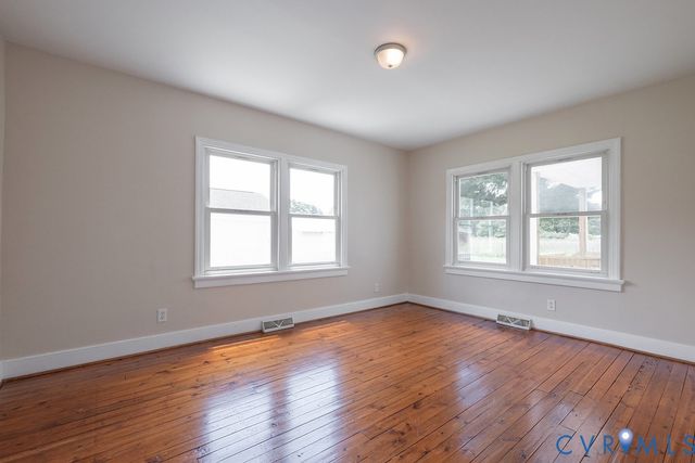 8011 River Rd, South Chesterfield, VA 23803