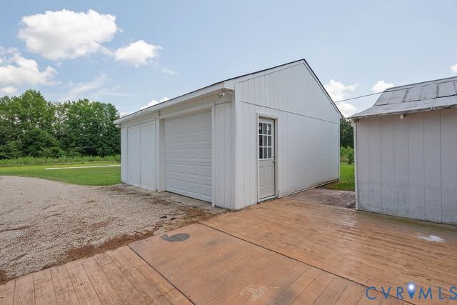 8011 River Rd, South Chesterfield, VA 23803