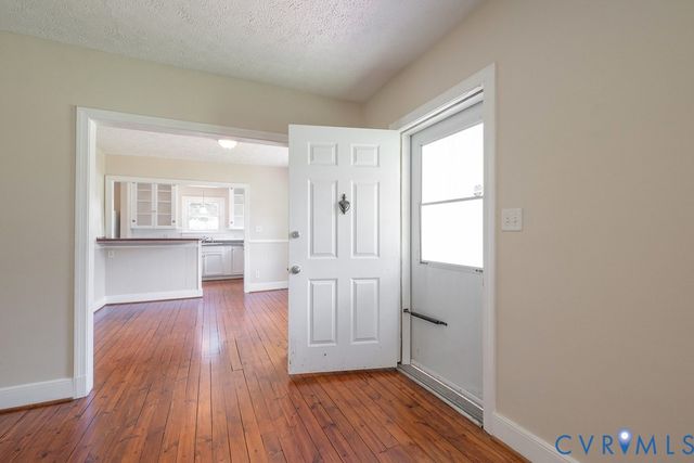 8011 River Rd, South Chesterfield, VA 23803