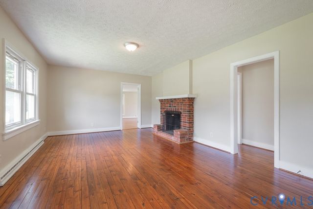 8011 River Rd, South Chesterfield, VA 23803