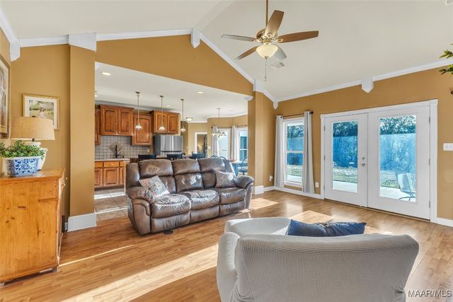 418 Flatwood Spur, Wetumpka, AL 36092