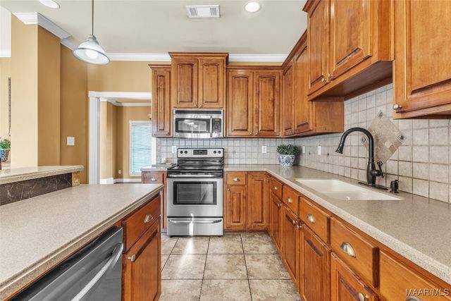 418 Flatwood Spur, Wetumpka, AL 36092