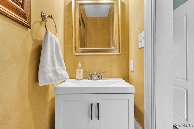 418 Flatwood Spur, Wetumpka, AL 36092