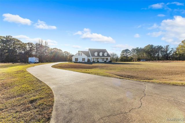 418 Flatwood Spur, Wetumpka, AL 36092