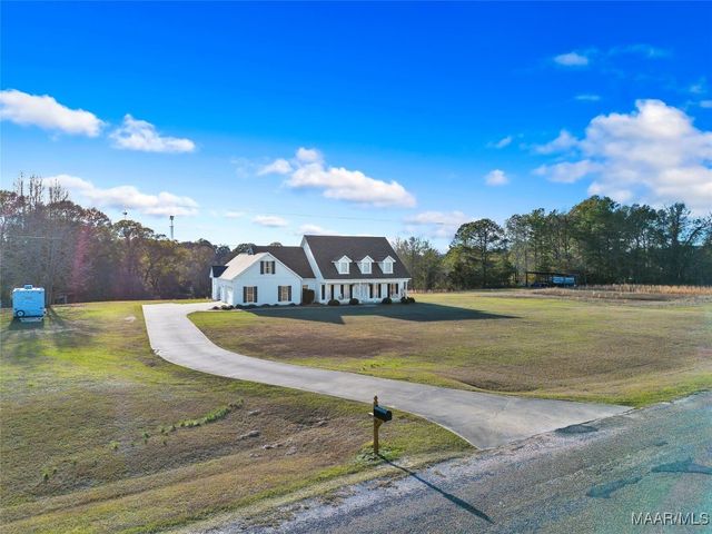 418 Flatwood Spur, Wetumpka, AL 36092