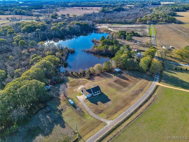 418 Flatwood Spur, Wetumpka, AL 36092