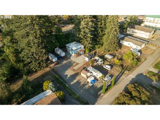 97799 HANSCAM Ln, Brookings, OR 97415