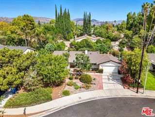 7556 Chaminade Avenue, Canoga Park, CA 91304