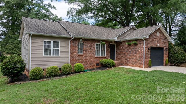 208 S B Avenue, Maiden, NC 28650