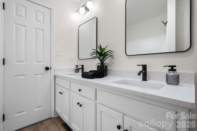 208 S B Avenue, Maiden, NC 28650
