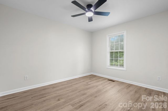 208 S B Avenue, Maiden, NC 28650