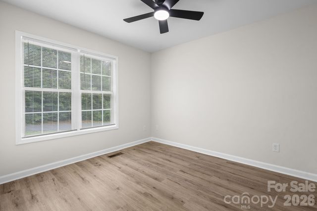 208 S B Avenue, Maiden, NC 28650