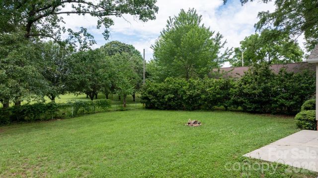 208 S B Avenue, Maiden, NC 28650