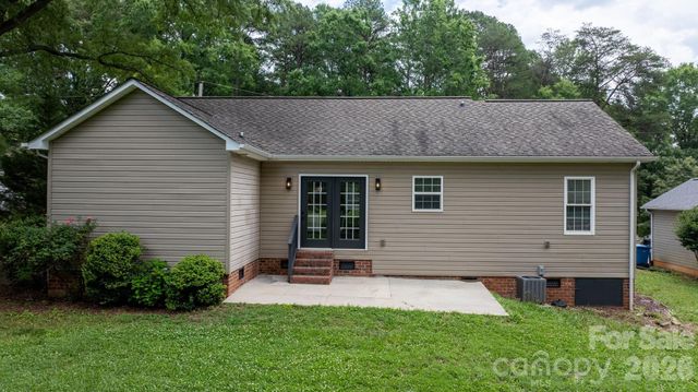 208 S B Avenue, Maiden, NC 28650