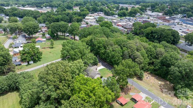 208 S B Avenue, Maiden, NC 28650