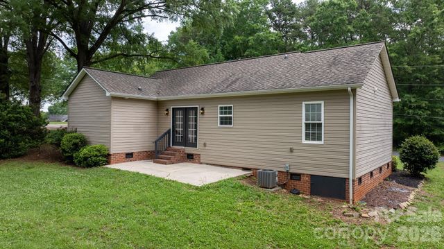 208 S B Avenue, Maiden, NC 28650
