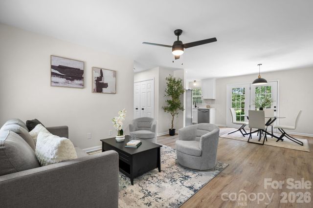 208 S B Avenue, Maiden, NC 28650