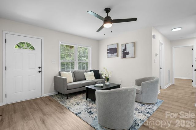 208 S B Avenue, Maiden, NC 28650