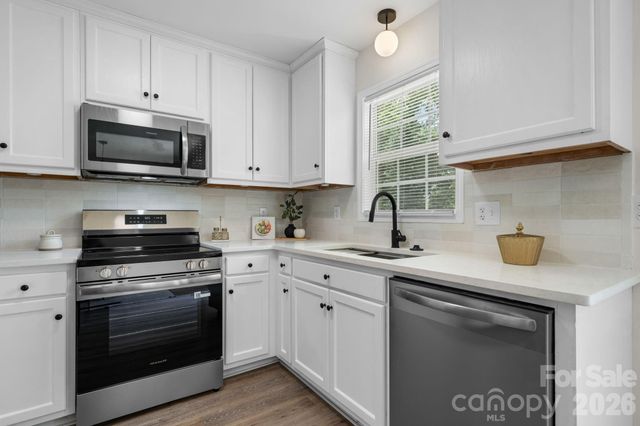 208 S B Avenue, Maiden, NC 28650