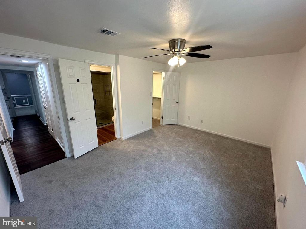 3360 HUNTLEY SQUARE DR, Temple Hills, MD 20748