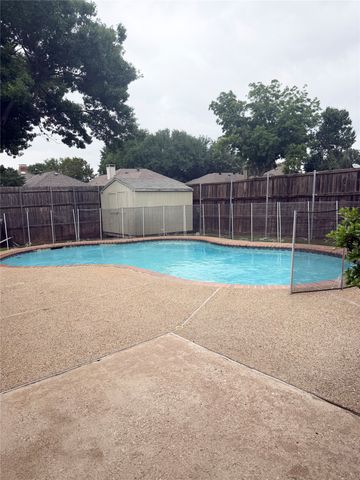 2021 Espinosa Drive, Carrollton, TX 75010