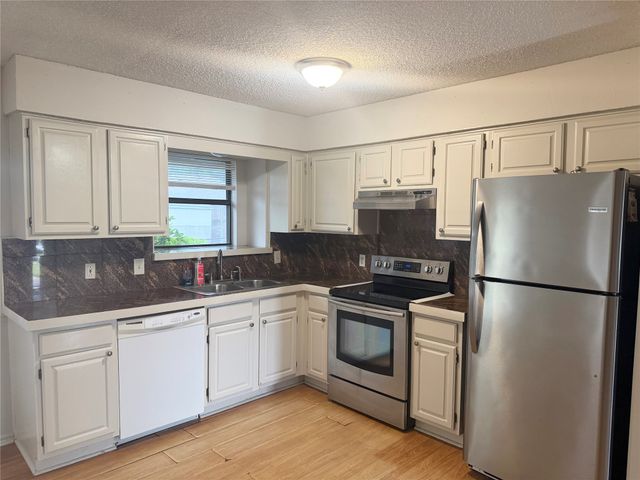 2021 Espinosa Drive, Carrollton, TX 75010