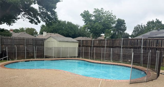2021 Espinosa Drive, Carrollton, TX 75010