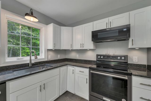 3 Pendergast Road, Newmarket, NH 03857