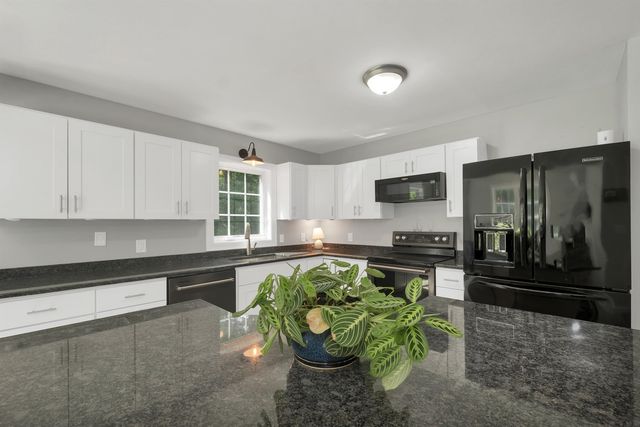 3 Pendergast Road, Newmarket, NH 03857