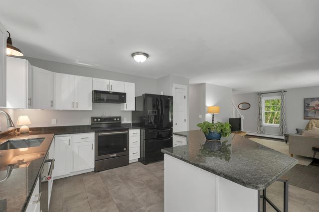 3 Pendergast Road, Newmarket, NH 03857