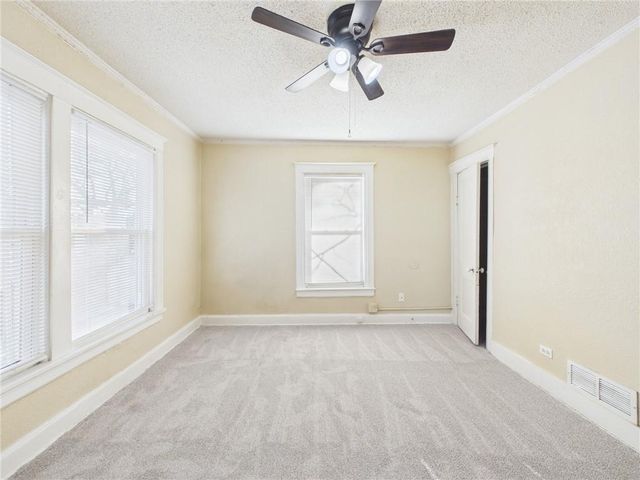 2424 Norton Avenue, Kansas City, MO 64127