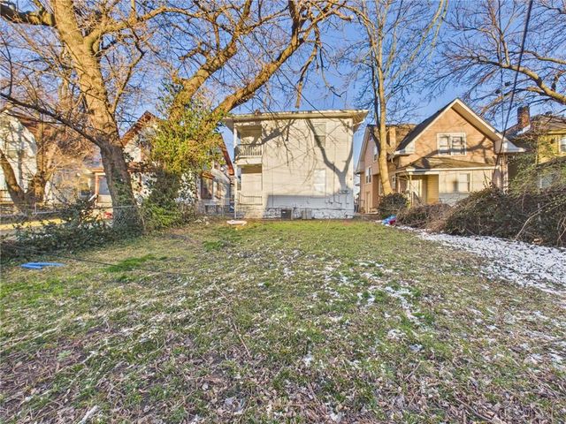 2424 Norton Avenue, Kansas City, MO 64127