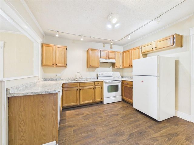 2424 Norton Avenue, Kansas City, MO 64127