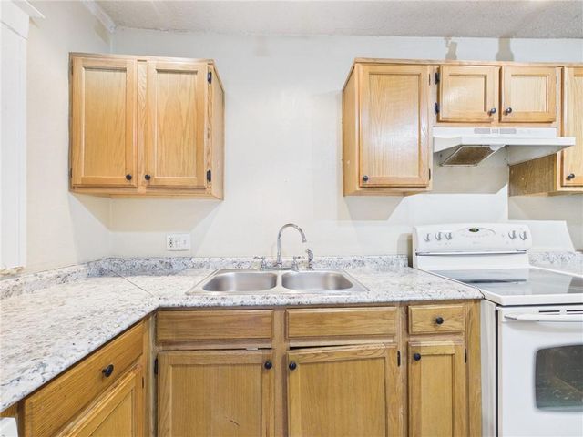 2424 Norton Avenue, Kansas City, MO 64127