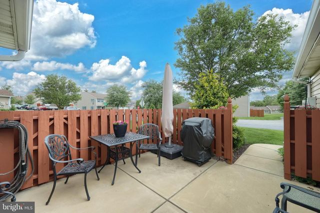 701 STONEGATE CT, York, PA 17408