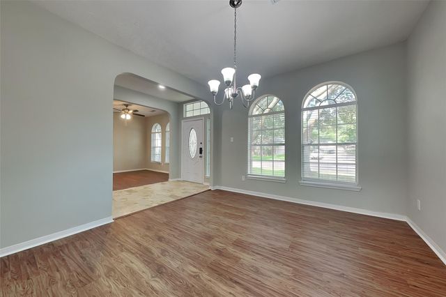 1210 Colonial Heights Drive, Richmond, TX 77406