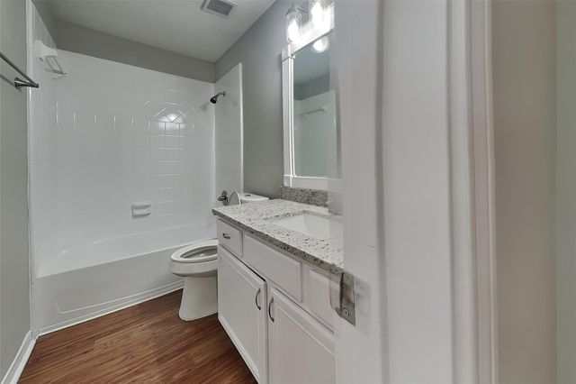 1210 Colonial Heights Drive, Richmond, TX 77406